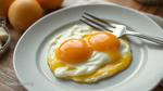 Cook Over Easy Eggs with Perfectly Runny Yolk