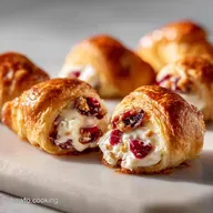 Cranberry Cream Cheese Crescent Bites: Flaky, Quick Dessert Bites