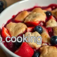 Easy Berry Cobbler Recipe: A Taste of British Summer!
