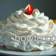 My Showstopper Pavlova Recipe: Light, Crisp & Easy!
